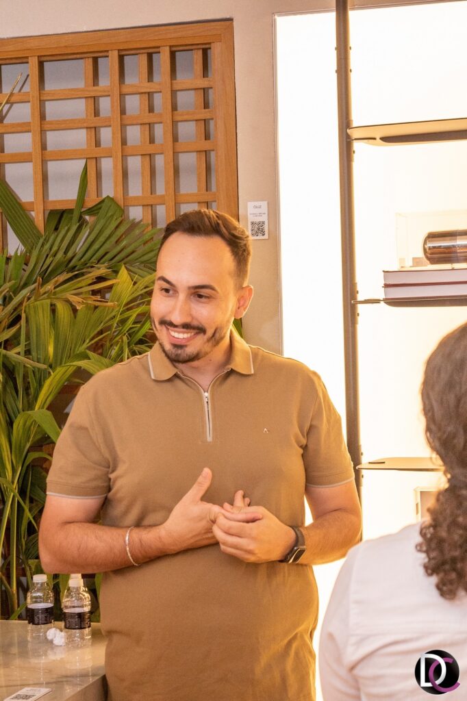 666c57345e69f20dad 682x1024