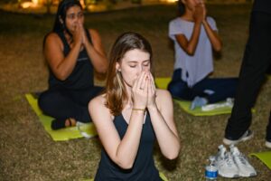 pilates ao ar livre mostra iluminare